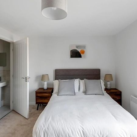 Spacious 1 Bedroom Apartment in a Converted Mill Leeds  Exterior foto