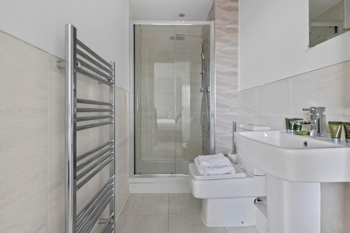 Spacious 1 Bedroom Apartment in a Converted Mill Leeds  Exterior foto