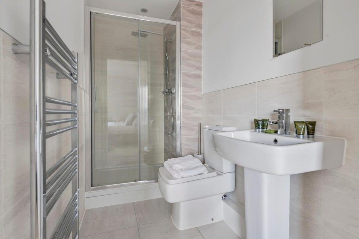 Spacious 1 Bedroom Apartment in a Converted Mill Leeds  Exterior foto