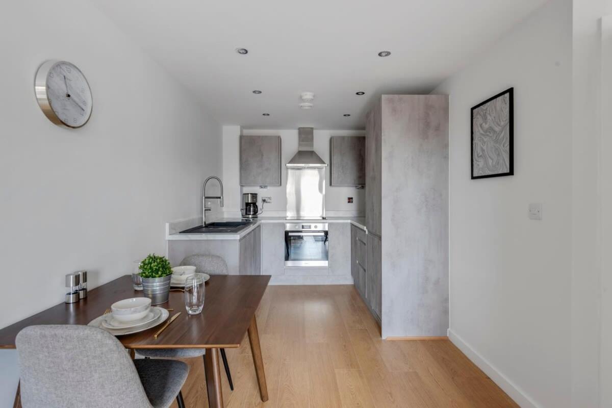Spacious 1 Bedroom Apartment in a Converted Mill Leeds  Exterior foto